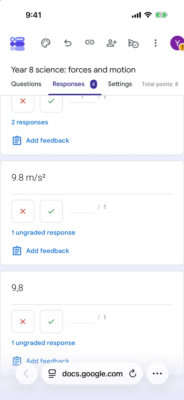 The Question view of a short answer question in Safari, with the answers 9.8 m/s² and 9,8 each shown as 1 ungraded response with an empty points field